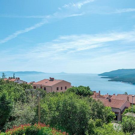 E&T Apartments With A Beautiful Pool Rabac Eksteriør billede