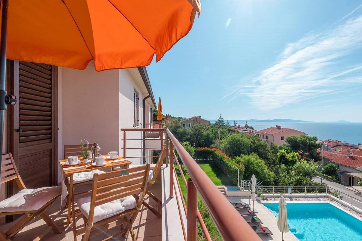 E&T Apartments With A Beautiful Pool Rabac Værelse billede
