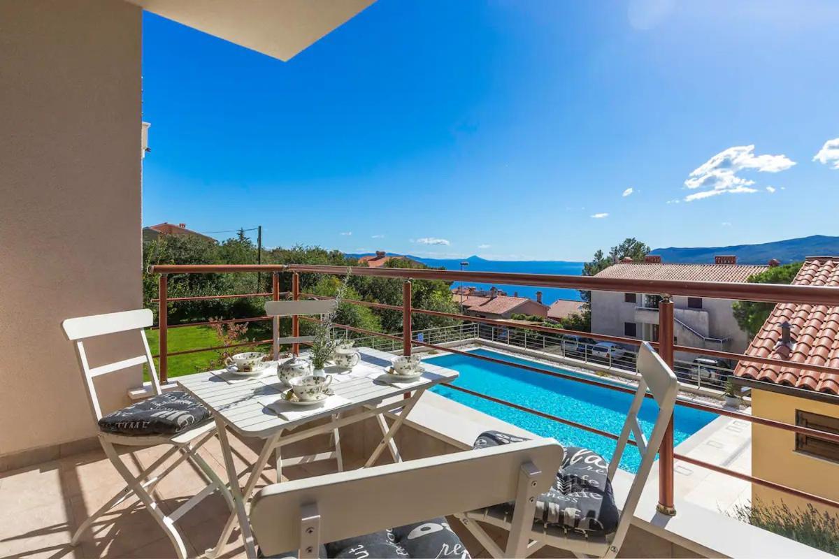 E&T Apartments With A Beautiful Pool Rabac Værelse billede