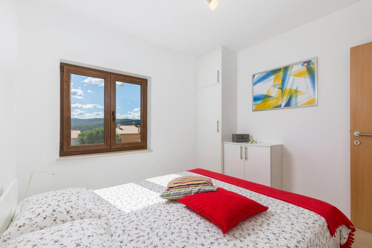 E&T Apartments With A Beautiful Pool Rabac Eksteriør billede